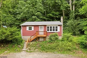 48 E Shore Dr, Vernon, NJ 07462 - Photo 2