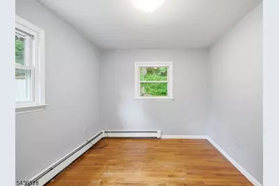 48 E Shore Dr, Vernon, NJ 07462 - Photo 12