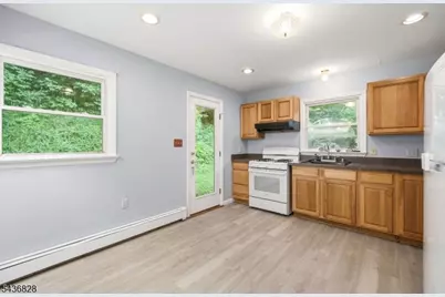 48 E Shore Dr, Vernon, NJ 07462 - Photo 4
