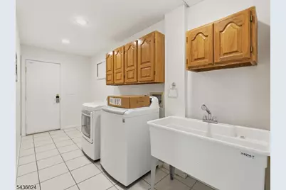 1079 Hoffman Rd, Bridgewater, NJ 08807 - Photo 18