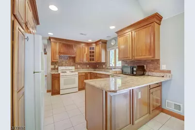 180 Mill Ln, Mountainside, NJ 07092 - Photo 6