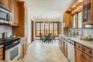 30 Glenwood Dr, Millburn, NJ 07078 - Photo 22
