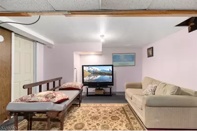 16 Summit Rd, Clifton, NJ 07012 - Photo 20