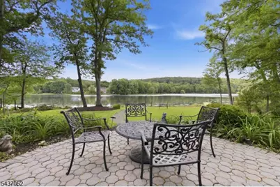 39 Meadowbrook Rd, Randolph Township, NJ 07869 - Photo 16