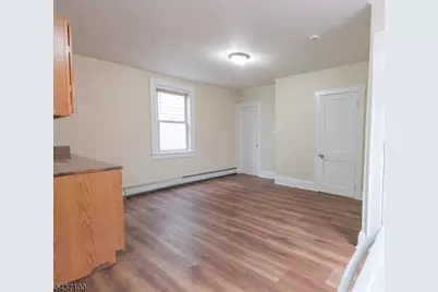 410 Chadwick Ave, Newark, NJ 07112 - Photo 10