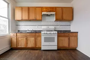 410 Chadwick Ave, Newark, NJ 07112 - Photo 2