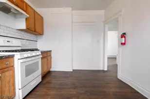 410 Chadwick Ave, Newark, NJ 07112 - Photo 4