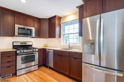 18 Columbia Ave, Berkeley Heights Township, NJ 07922 - Photo 2