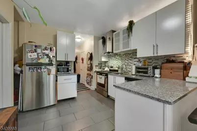14 Wheeler St, Montclair, NJ 07042 - Photo 8