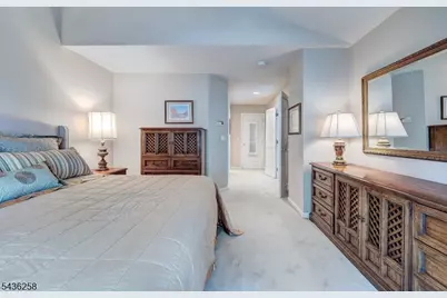 26 Depaolo Ct, Roseland, NJ 07068 - Photo 10