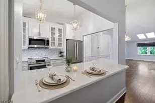130 Smithfield Ct, Bernards Township, NJ 07920 - Photo 2