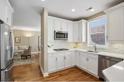 5211 Pointe Gate Dr, Livingston Twp., NJ 07039 - Photo 10