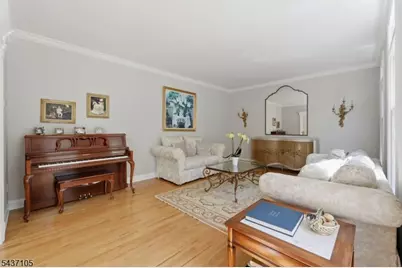 13 Hunters Trl, Chester, NJ 07930 - Photo 16