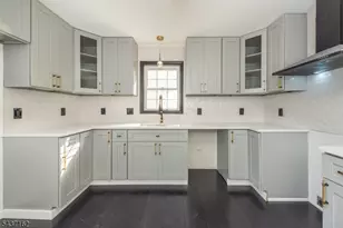 42B Roosevelt St, New Brunswick, NJ 08901 - Photo 8