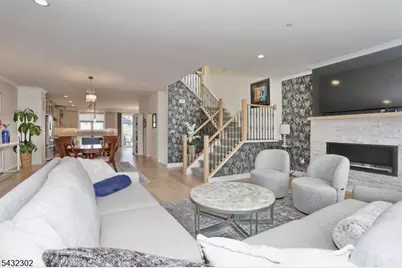 32 Melody Ln, Upper Saddle River, NJ 07458 - Photo 12