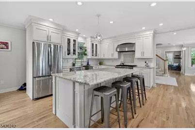 89 Myrtle Ave, Millburn, NJ 07041 - Photo 12