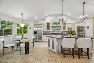 2 Briarwood Dr, Millburn Twp., NJ 07078 - Photo 12