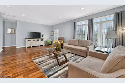 32 Benjamin St, Franklin Township, NJ 08873 - Photo 12