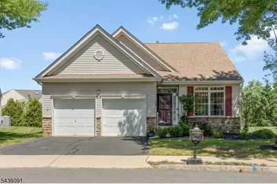 32 Benjamin St, Franklin Township, NJ 08873 - Photo 2