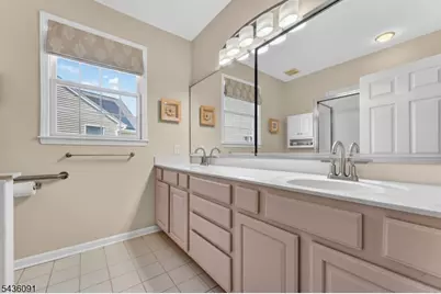 32 Benjamin St, Franklin Township, NJ 08873 - Photo 16