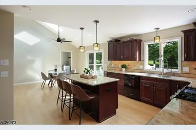 77 Ridgeview Dr, Montgomery Township, NJ 08502 - Photo 18