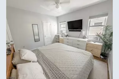 222 E Henry St, Linden, NJ 07036 - Photo 4