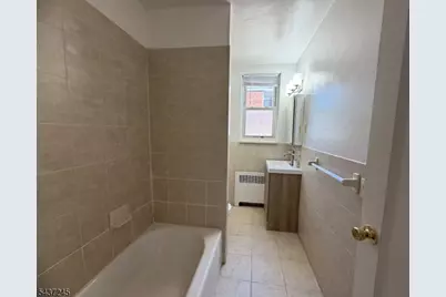 160 Gordonhurst Ave #J2, Montclair, NJ 07043 - Photo 8