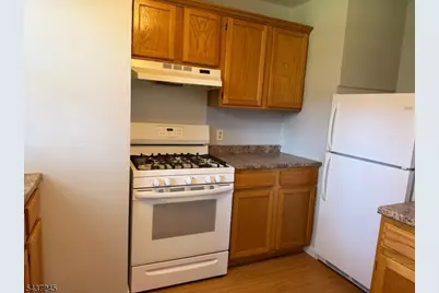 160 Gordonhurst Ave #J2, Montclair, NJ 07043 - Photo 2