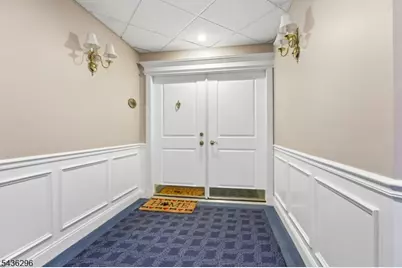 9104 Ravenscroft Rd, Clifton, NJ 07013 - Photo 32