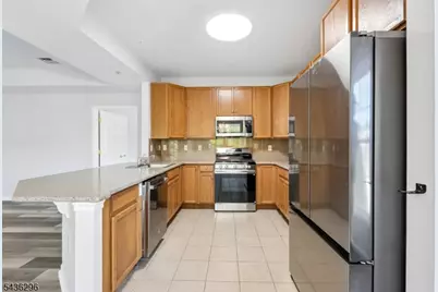 9104 Ravenscroft Rd, Clifton, NJ 07013 - Photo 12