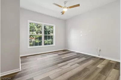 9104 Ravenscroft Rd, Clifton, NJ 07013 - Photo 28
