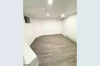 186 3rd St #1, Newark, NJ 07107 - Photo 18