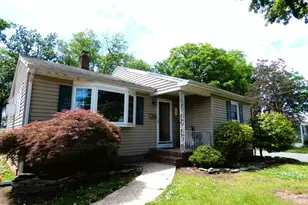 633 S Lincoln Ave, Woodbridge Township, NJ 07095 - Photo 1