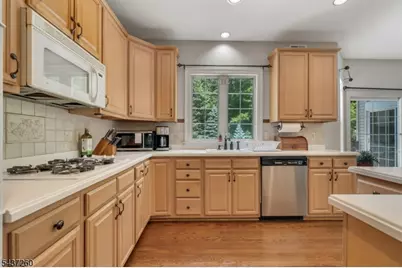 17 Cromwell Dr, Chester, NJ 07930 - Photo 4