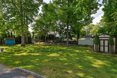 11 Yellow Brick Rd, Wayne, NJ 07470 - Photo 36