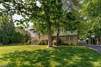 11 Yellow Brick Rd, Wayne, NJ 07470 - Photo 2