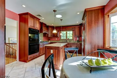 11 Yellow Brick Rd, Wayne, NJ 07470 - Photo 20