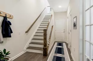 17 Gala Ct, Livingston, NJ 07039 - Photo 4