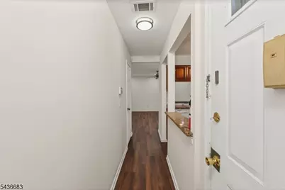 502 Woodbridge Commons Way, Woodbridge Township, NJ 08830 - Photo 16