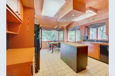 943 Sunset Rdg, Bridgewater, NJ 08807 - Photo 8