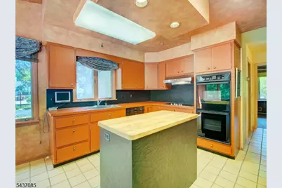 943 Sunset Rdg, Bridgewater, NJ 08807 - Photo 10