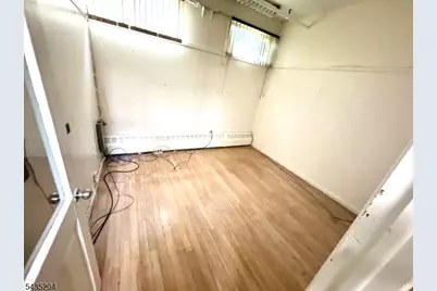 183 Oakwood Ave, Orange, NJ 07050 - Photo 10