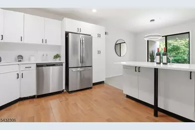 9 Paris Cir, West Orange Township, NJ 07052 - Photo 8