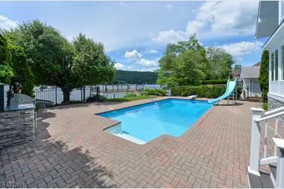17 Forest Lake Dr, West Milford, NJ 07421 - Photo 8