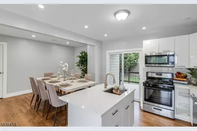 529 Wheatsheaf Rd, Roselle, NJ 07203 - Photo 6