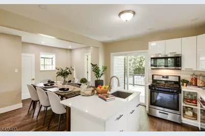 529 Wheatsheaf Rd, Roselle, NJ 07203 - Photo 6