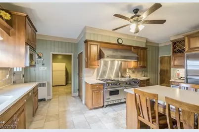 71 Bartholdi Ave, Butler, NJ 07405 - Photo 4