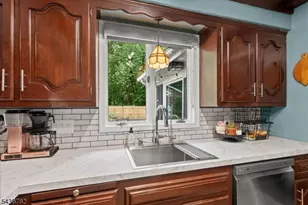 21 Carteret St, West Milford Twp., NJ 07480 - Photo 14