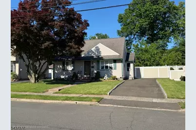 11 Chadwick Dr, Bloomfield, NJ 07003 - Photo 2
