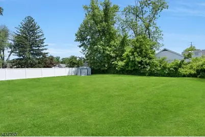 12 Evelyn Pl, East Hanover Township, NJ 07936 - Photo 20